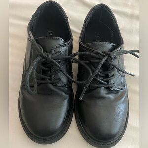 Children’s place boys dress shoes, Black, Size 3